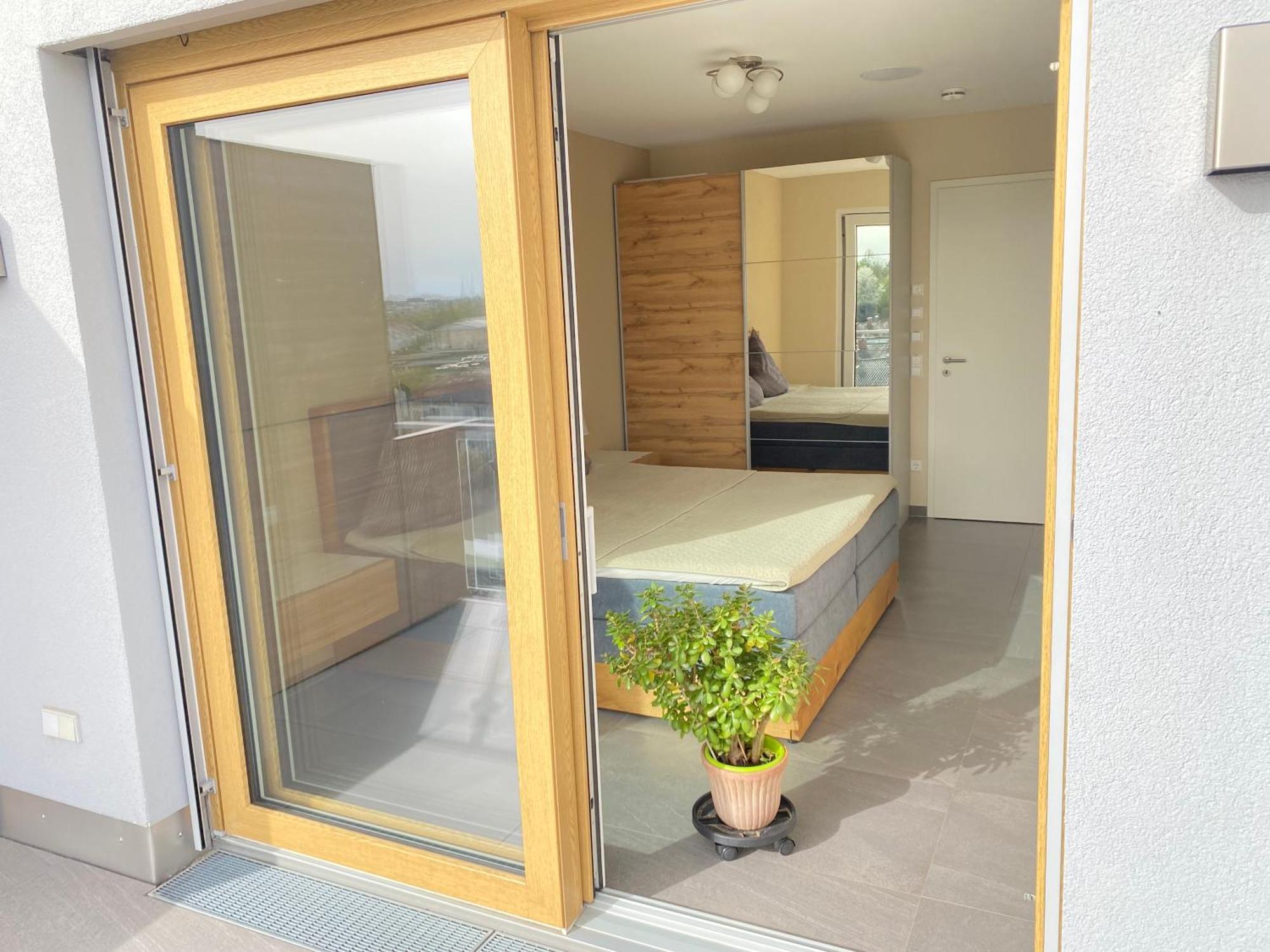 Penthouse Apartment Mit Alpenblick Friedrichshafen Exterior foto