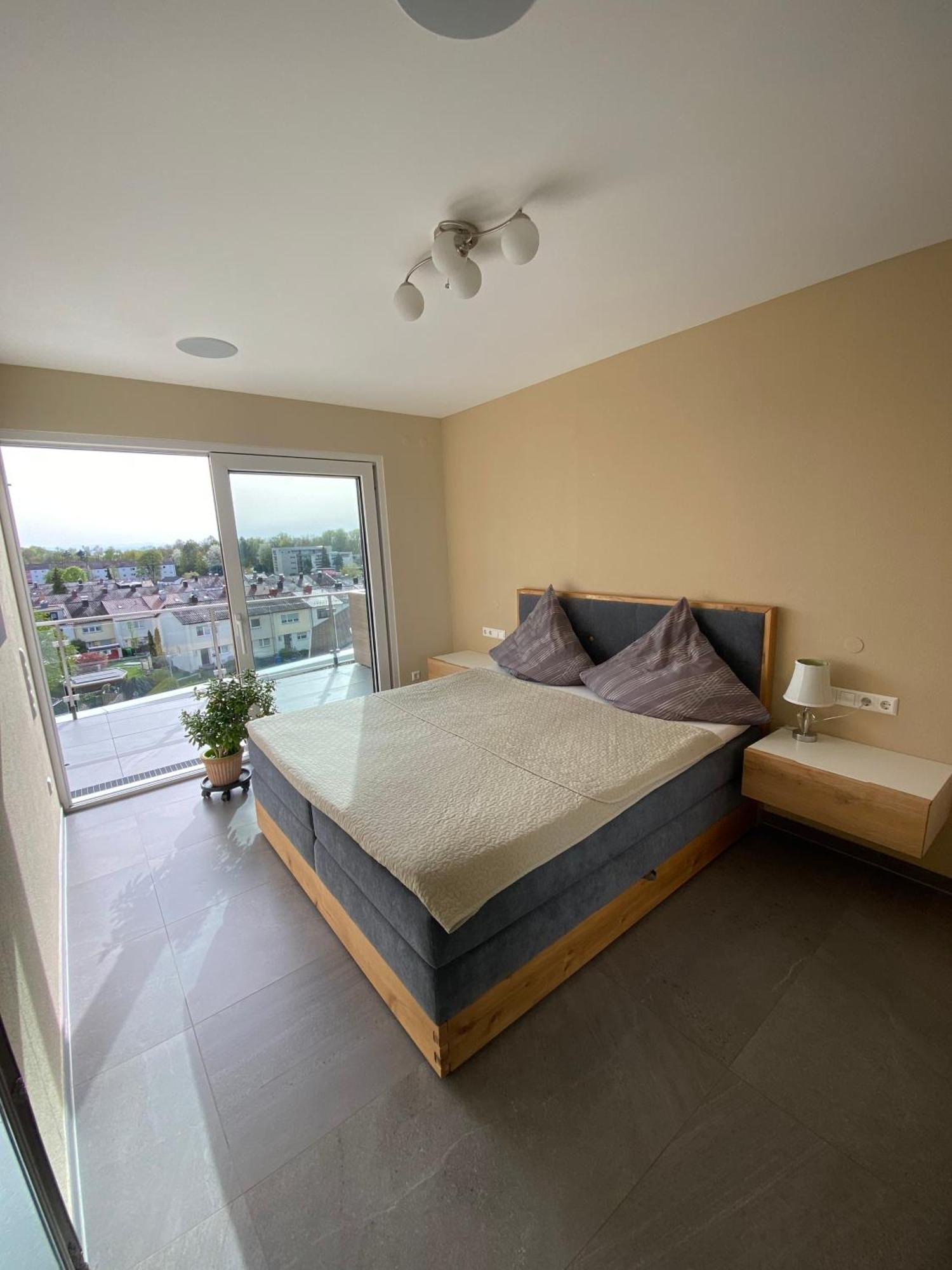 Penthouse Apartment Mit Alpenblick Friedrichshafen Exterior foto