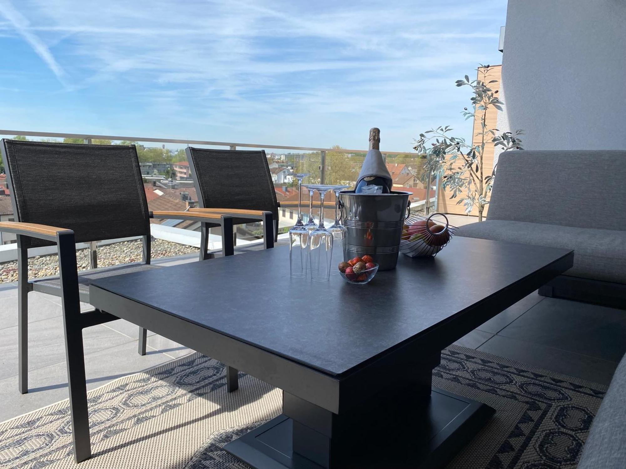 Penthouse Apartment Mit Alpenblick Friedrichshafen Exterior foto